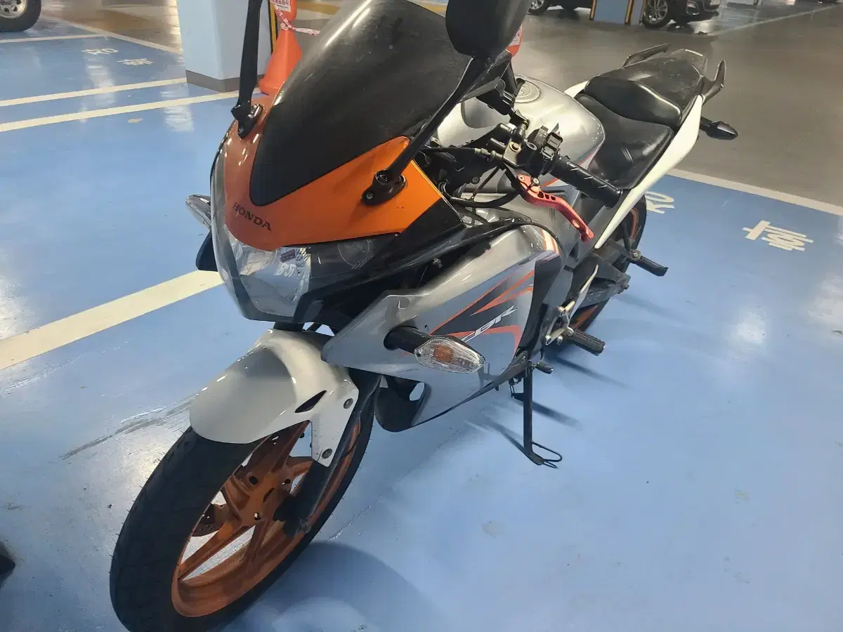 cbr125 2011년식 은주 싸게팔아요